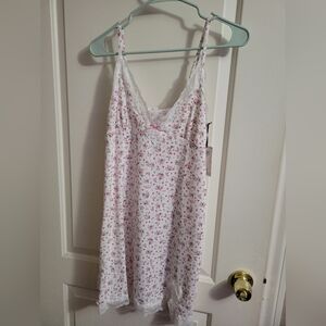 Laura Ashely Size Large Nightie